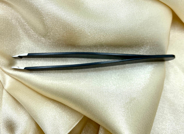 Tweezers